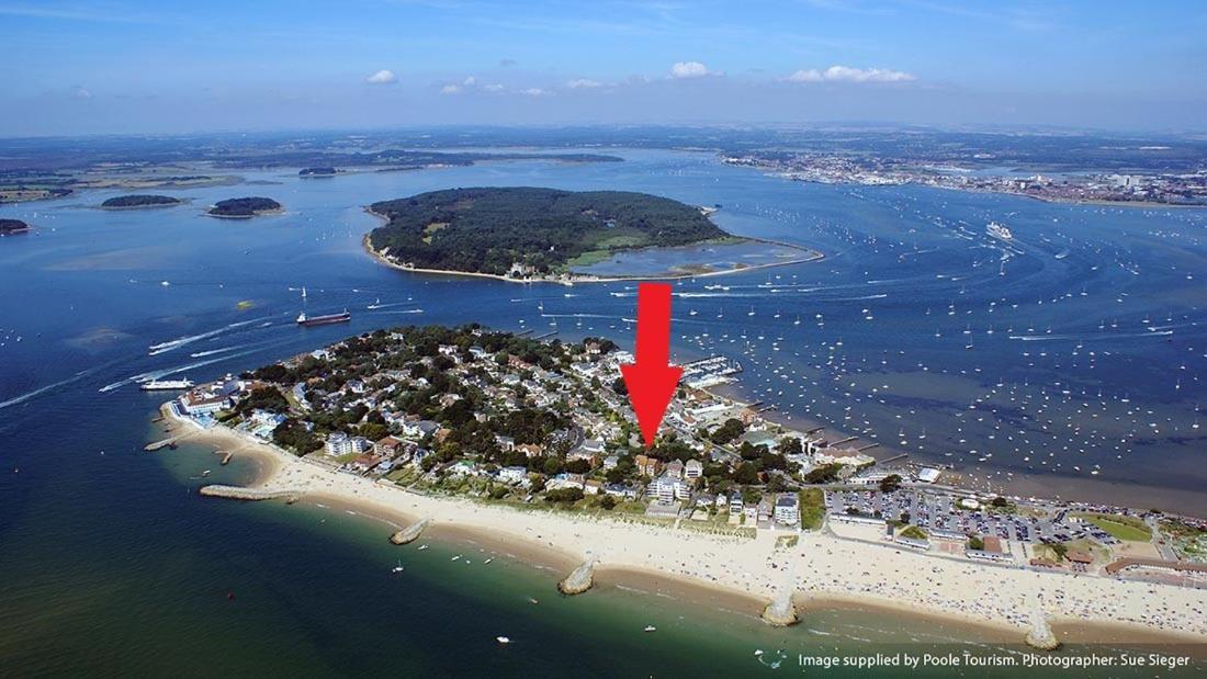 Top Floor Sandbanks Apartment With Free Parking Just Minutes From The Beach And Bars Canford Cliffs Esterno foto
