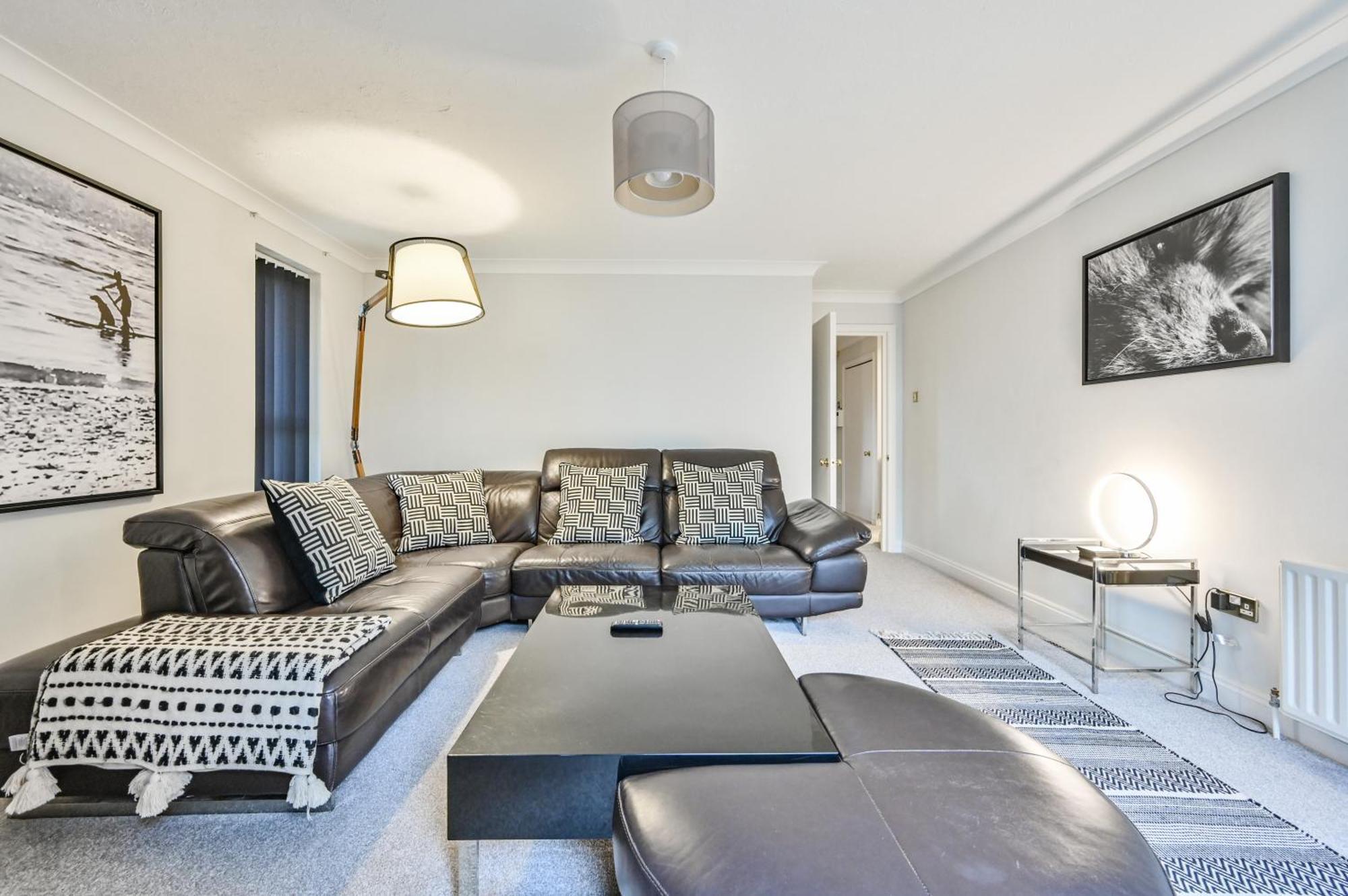Top Floor Sandbanks Apartment With Free Parking Just Minutes From The Beach And Bars Canford Cliffs Esterno foto
