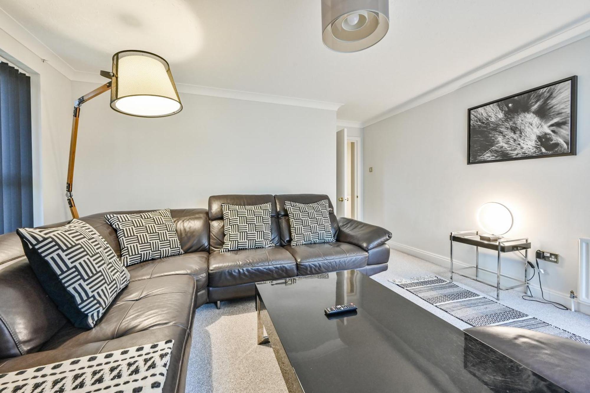 Top Floor Sandbanks Apartment With Free Parking Just Minutes From The Beach And Bars Canford Cliffs Esterno foto
